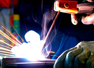 Soldadura con procesos SMAW y GTAW.